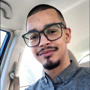 Meet your Posher, Deandre